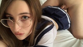 Сводная сестра после колледжа снимает видео, как я жёстко её трахаю