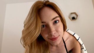 Сводный брат научил сводную сестру приседать на член, чтобы согреть её — Loly Nebel