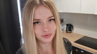 Расплатилась за пиццу сексом
